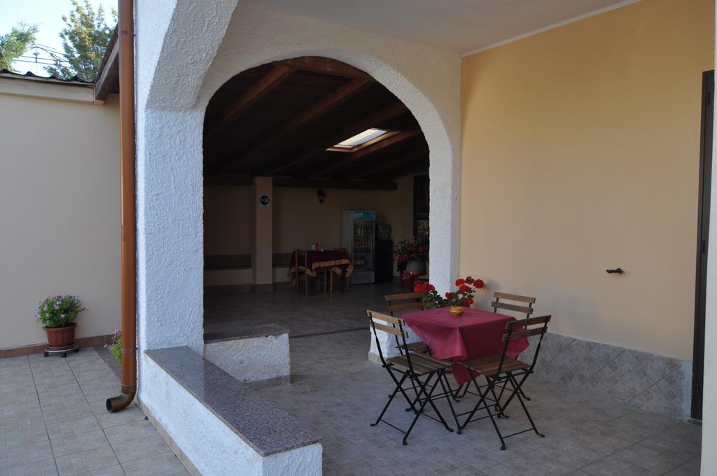 Barbara B&B Fontane Bianche Bagian luar foto