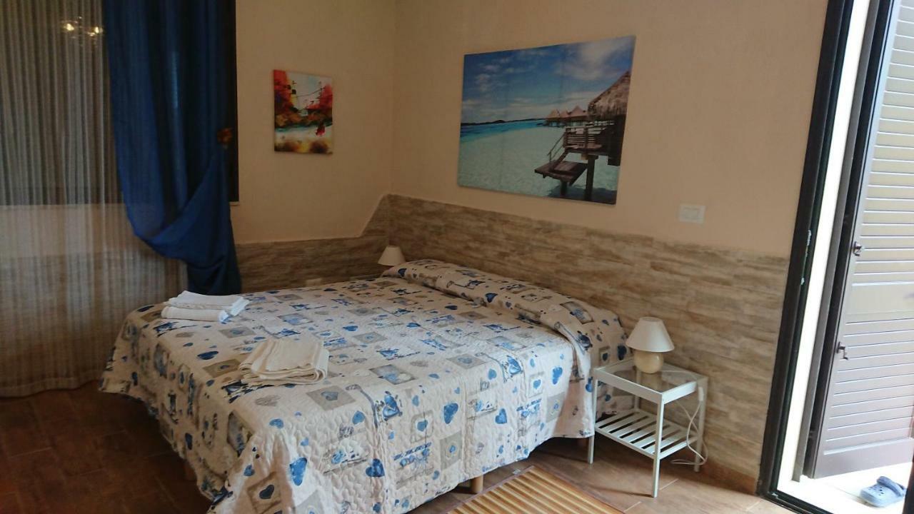 Barbara B&B Fontane Bianche Bagian luar foto